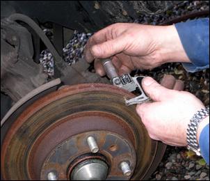 儒安機(jī)械剎車盤修復(fù)機(jī)現(xiàn)場圖 儒安機(jī)械剎車盤修復(fù)機(jī)現(xiàn)場圖