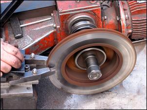 儒安機(jī)械剎車盤修復(fù)機(jī)現(xiàn)場圖 儒安機(jī)械剎車盤修復(fù)機(jī)現(xiàn)場圖